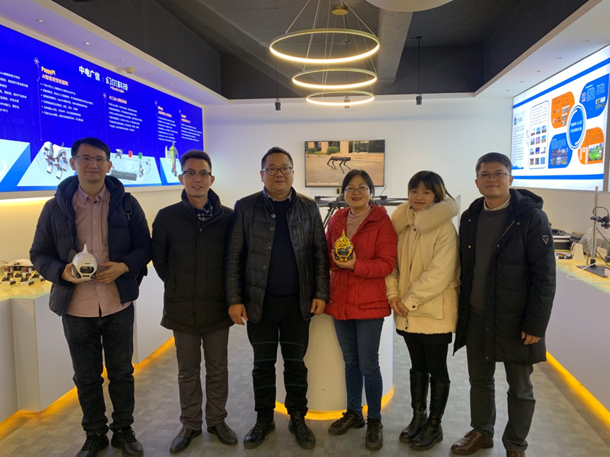 熱烈歡迎南寧學院信息工程學院管衛(wèi)利副院長一行蒞臨我司指導工作